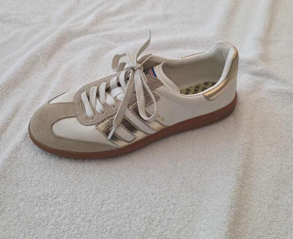 Back 70 Women's White & Taupe Lace-Up Sneakers with Metallic Gold Accent - Picture 8 of 8